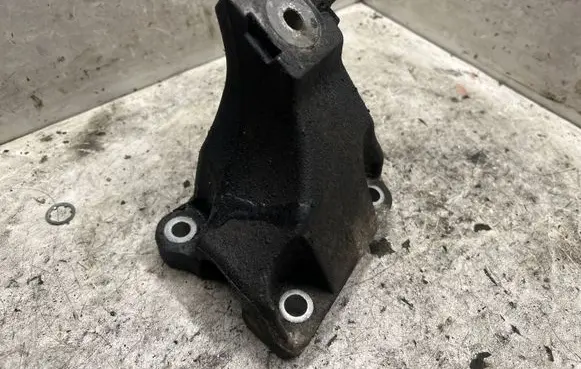 Audi A6 S6 C6 4F Engine mounting bracket 4F0199308AB