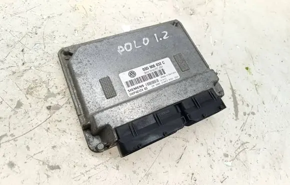 Volkswagen Polo Engine control unit/module 03D906032C 5WP4012403