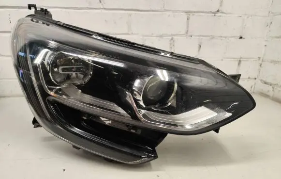 Renault Megane IV Headlight/headlamp 260108478R 900609250380
