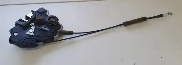 Honda CR-V Front door lock