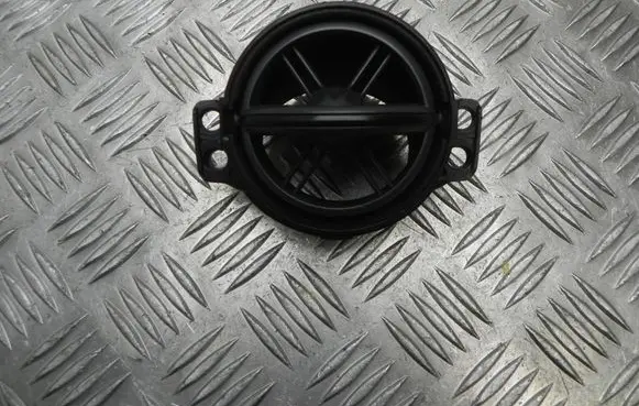 Toyota Yaris Dash center air vent grill 5568652010 T7831