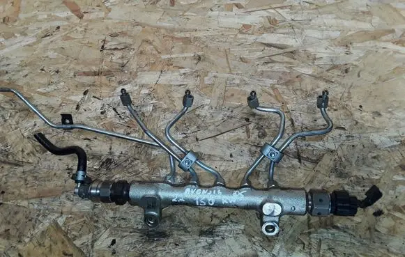 Toyota Avensis T250 Fuel main line pipe 06201G01039