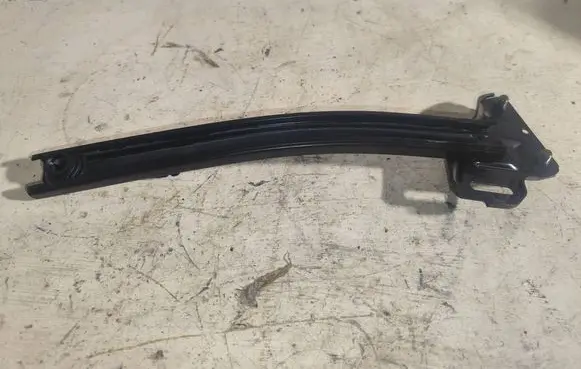 Subaru Legacy Rear door windshield rail 