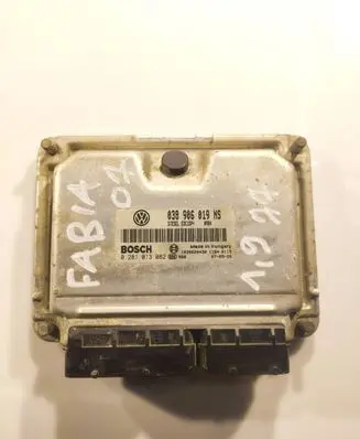 Skoda Fabia Mk2 (5J) Engine control unit/module 038906019NS 1039S20430 0281013082