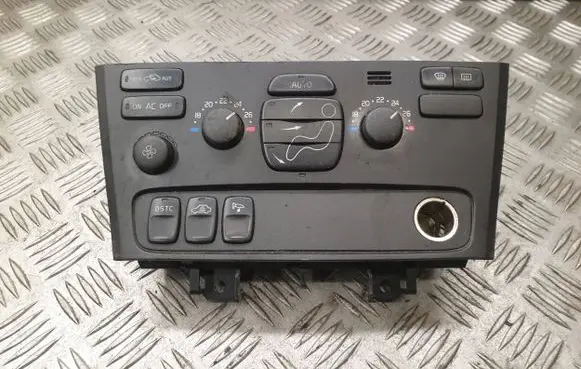 Volvo XC70 Climate control unit 8691876