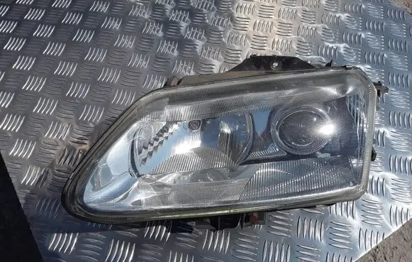 Renault Espace III Headlight/headlamp 89002588