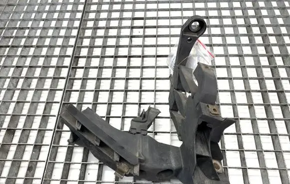 Audi A4 S4 B8 8K Front bumper mounting bracket 8K0805608R