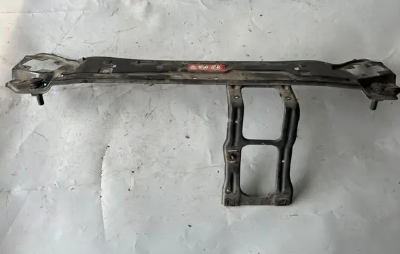 Mercedes-Benz C W203 Top upper radiator support slam panel