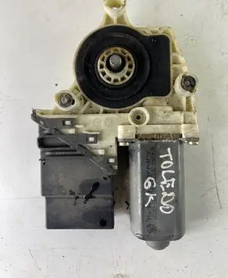 Seat Toledo II (1M) Rear door window regulator motor 101389101774 101483202 1J4959811C