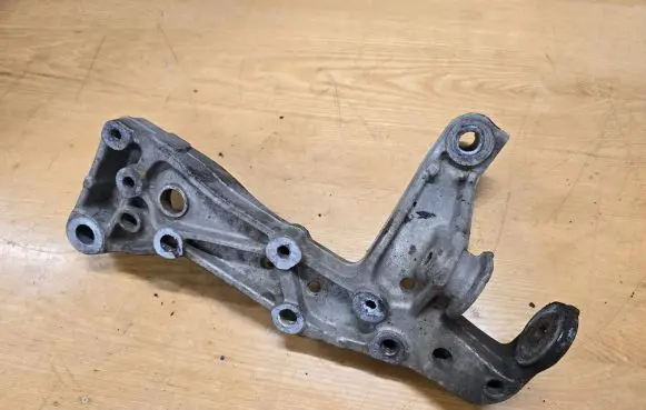 Volkswagen Caddy Engine mounting bracket 1K0199296F EN11706AC