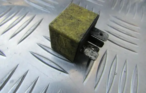 Renault Megane II Other relay 12V40A03532