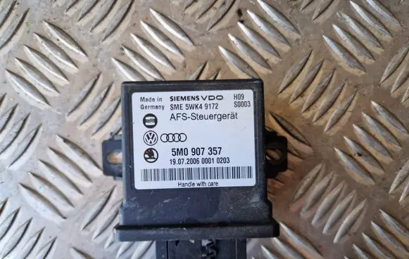 Volkswagen PASSAT B6 Light module LCM 5M0907357 5WK49172
