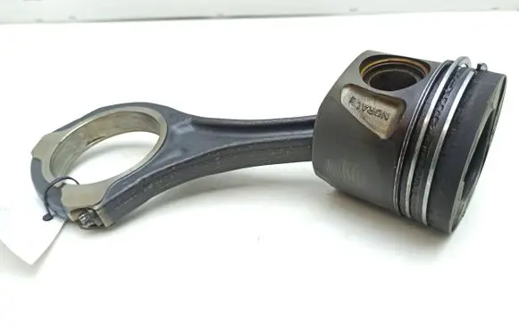 Mercedes-Benz C W204 Piston with connecting rod 8370B