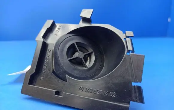 Front door high frequency speaker