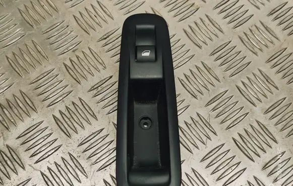 Peugeot 308 Electric window control switch 96762292ZD