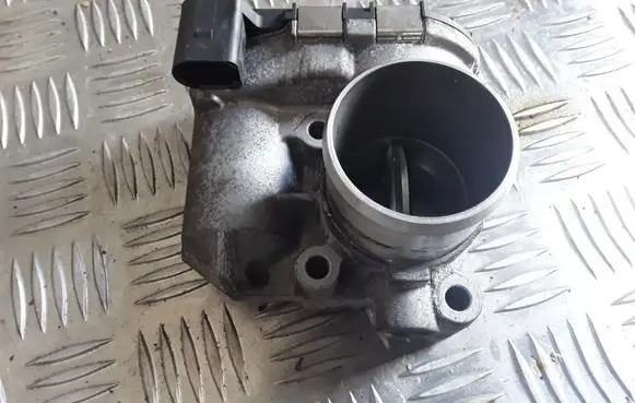 Renault Laguna III Throttle valve 8200330812 8200330810 0281002681