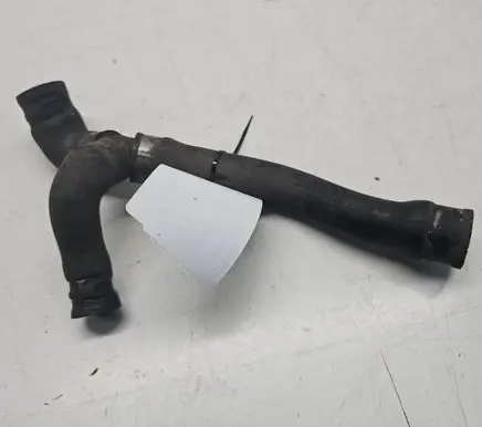Volkswagen Golf III Engine coolant pipe/hose