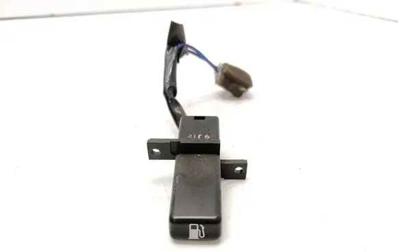 Mazda 929 Fuel tank opening switch 