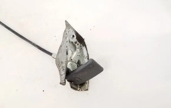 Suzuki Swift Cultus Engine bonnet (hood) release handle 8215060e0 82150-60e0