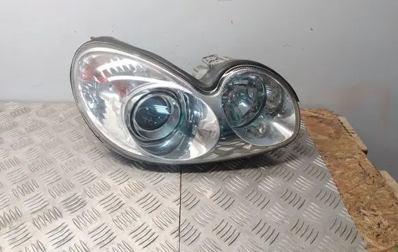 Hyundai Sonata Headlight/headlamp 921023D