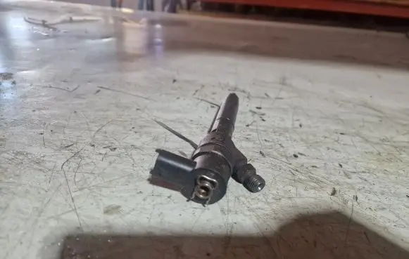 Fuel injector