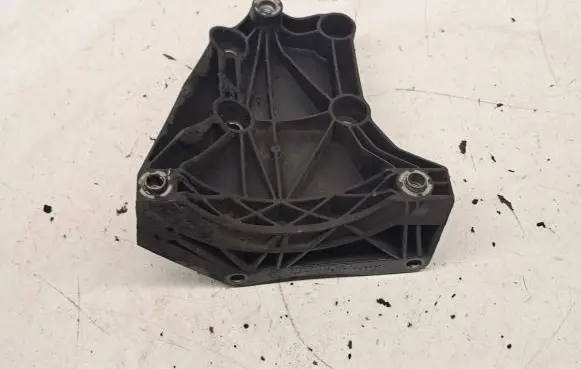 BMW 5 E60 E61 A/C compressor mount bracket 645577922022