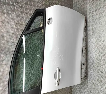 Renault Clio IV Front door 801108459R