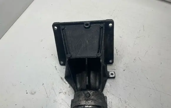BMW X3 E83 Driveshaft support bearing bracket 7516067
