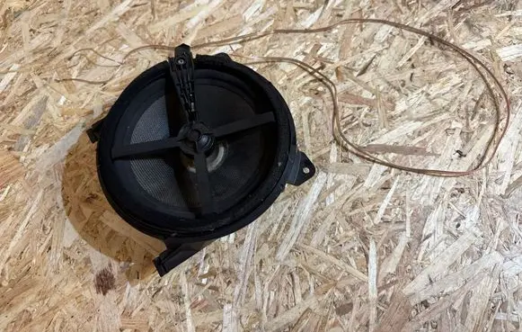 Volvo S60 Parcel shelf speaker 9472300