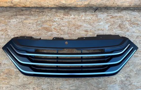 Iveco Daily 6th gen Front bumper upper radiator grill 5802799786 5802799786KZ 5802799785