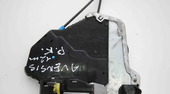 Toyota Avensis T270 Coupe door lock (next to the handle) 