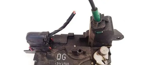 Opel Astra H Front door lock 13210749
