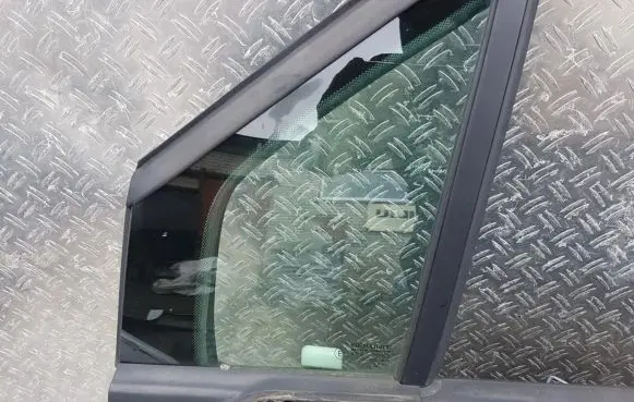 Citroen C8 Front door vent window glass four-door 