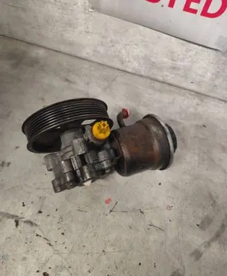 Toyota Avensis T250 Power steering pump 12180