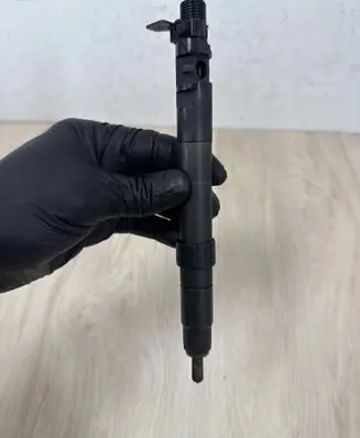 Ford Kuga I Fuel injector 9686191080 P7324T 93J652F