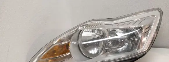 Ford Focus Headlight/headlamp 8M5113W030BD