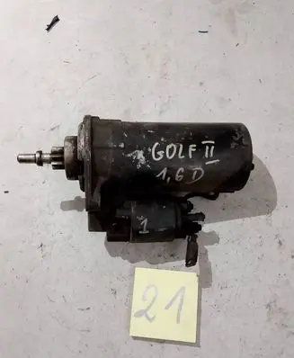 Volkswagen Golf II Starter motor 068911023L