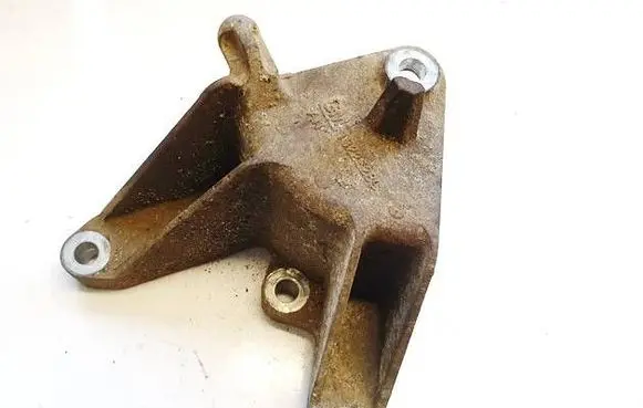 Opel Insignia A Engine mounting bracket 13228289 v06137