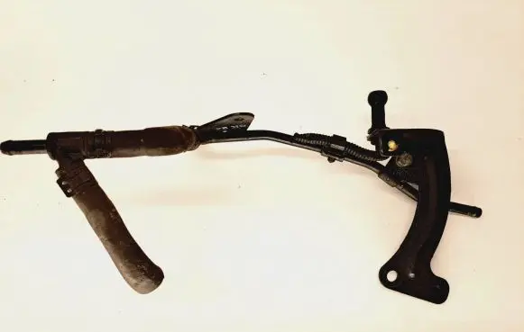Volkswagen PASSAT B6 Engine mounting bracket 03G103941E