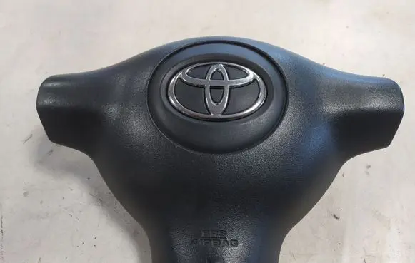 Toyota Yaris Steering wheel airbag
