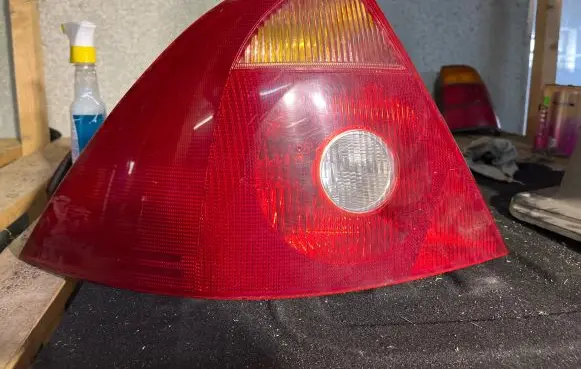 Ford Mondeo Mk III Rear/tail lights 1S7113405A 0374D