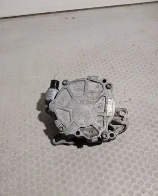Volkswagen Tiguan Vacuum pump 03L145100F