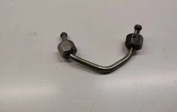 Fuel injector supply line/pipe