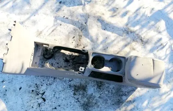 Volvo S40 Armrest 8687408 3865