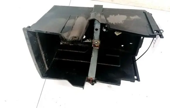 Battery box tray