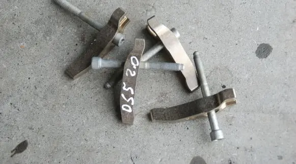 Audi A4 S4 B8 8K Fuel Injector clamp holder 160KM