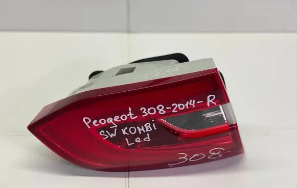 Peugeot 308 Tailgate rear/tail lights 