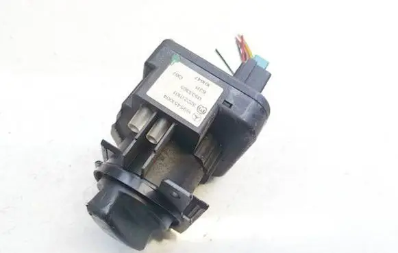 Mercedes-Benz B W245 Light switch 1695451004 32220101