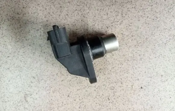 Volvo S40 Camshaft position sensor 86315330232103033