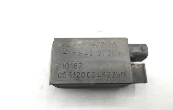 BMW 5 E39 AUC sensor 64118391470 PA6GF30 10187